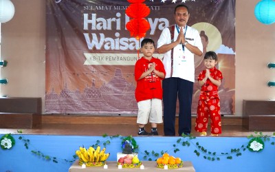 Perayaan Hari Waisak 2025